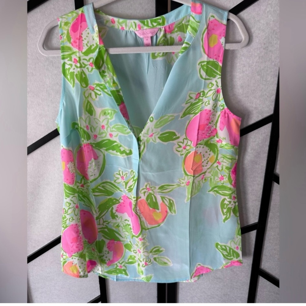 Lilly Pulitzer Stacey silk top. Size M new without tags